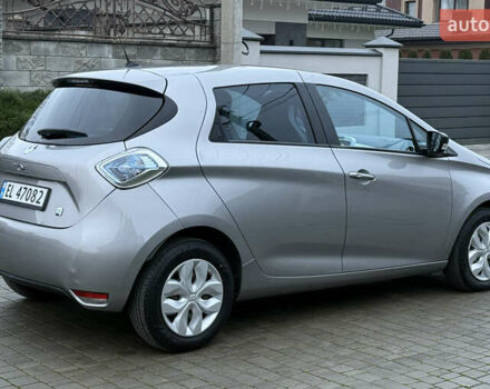 Серый Рено Зое, объемом двигателя 0 л и пробегом 99 тыс. км за 6200 $, фото 18 на Automoto.ua