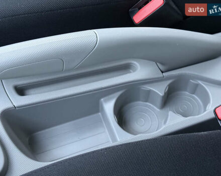 Серый Рено Зое, объемом двигателя 0 л и пробегом 99 тыс. км за 6200 $, фото 34 на Automoto.ua