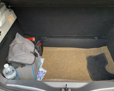 Серый Рено Зое, объемом двигателя 0 л и пробегом 131 тыс. км за 7100 $, фото 4 на Automoto.ua