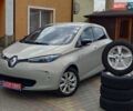 Серый Рено Зое, объемом двигателя 0 л и пробегом 145 тыс. км за 6777 $, фото 1 на Automoto.ua