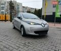 Серый Рено Зое, объемом двигателя 0 л и пробегом 88 тыс. км за 6500 $, фото 1 на Automoto.ua
