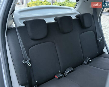 Серый Рено Зое, объемом двигателя 0 л и пробегом 99 тыс. км за 6200 $, фото 49 на Automoto.ua