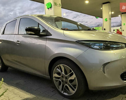 Серый Рено Зое, объемом двигателя 0 л и пробегом 105 тыс. км за 7000 $, фото 2 на Automoto.ua