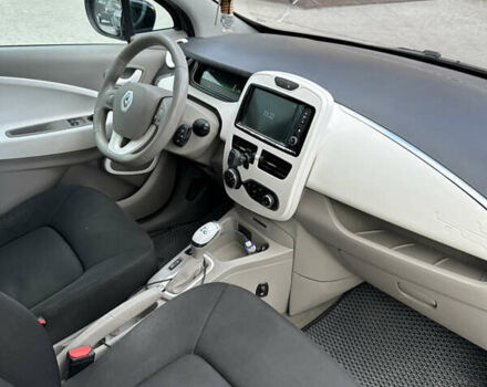 Серый Рено Зое, объемом двигателя 0 л и пробегом 125 тыс. км за 6750 $, фото 3 на Automoto.ua