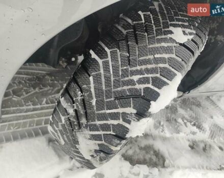 Серый Рено Зое, объемом двигателя 0 л и пробегом 153 тыс. км за 6500 $, фото 33 на Automoto.ua