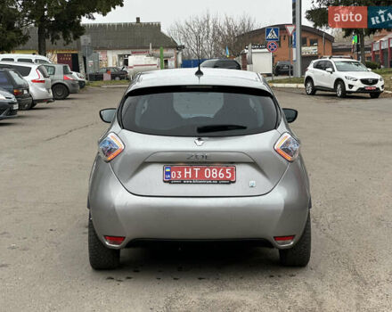 Серый Рено Зое, объемом двигателя 0 л и пробегом 111 тыс. км за 6999 $, фото 8 на Automoto.ua