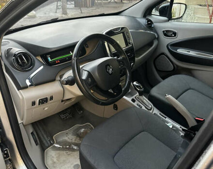 Серый Рено Зое, объемом двигателя 0 л и пробегом 169 тыс. км за 6900 $, фото 16 на Automoto.ua