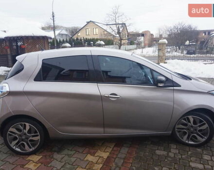 Серый Рено Зое, объемом двигателя 0 л и пробегом 98 тыс. км за 7200 $, фото 16 на Automoto.ua