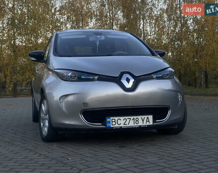 Серый Рено Зое, объемом двигателя 0 л и пробегом 90 тыс. км за 6390 $, фото 3 на Automoto.ua