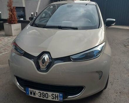 Серый Рено Зое, объемом двигателя 0 л и пробегом 57 тыс. км за 7900 $, фото 2 на Automoto.ua