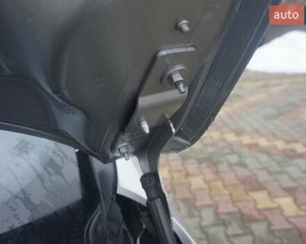 Серый Рено Зое, объемом двигателя 0 л и пробегом 98 тыс. км за 7200 $, фото 52 на Automoto.ua