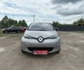 Серый Рено Зое, объемом двигателя 0 л и пробегом 121 тыс. км за 6900 $, фото 1 на Automoto.ua