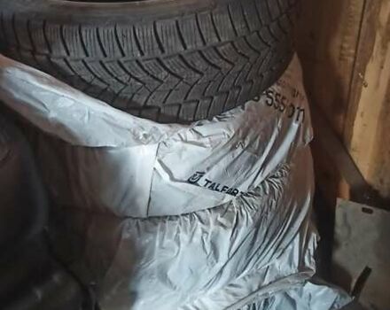 Серый Рено Зое, объемом двигателя 0 л и пробегом 147 тыс. км за 6550 $, фото 16 на Automoto.ua