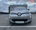 Серый Рено Зое, объемом двигателя 0 л и пробегом 104 тыс. км за 9700 $, фото 1 на Automoto.ua