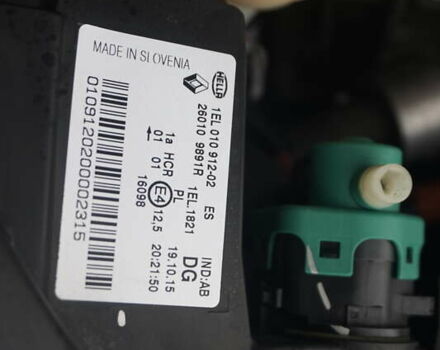 Серый Рено Зое, объемом двигателя 0 л и пробегом 98 тыс. км за 7200 $, фото 57 на Automoto.ua