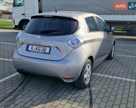 Серый Рено Зое, объемом двигателя 0 л и пробегом 39 тыс. км за 7199 $, фото 22 на Automoto.ua