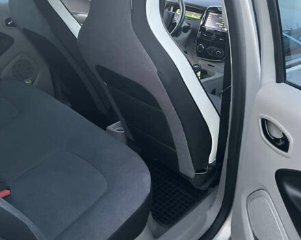 Сірий Рено Зое, об'ємом двигуна 0 л та пробігом 142 тис. км за 5950 $, фото 13 на Automoto.ua