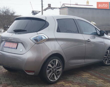 Серый Рено Зое, объемом двигателя 0 л и пробегом 98 тыс. км за 7200 $, фото 7 на Automoto.ua