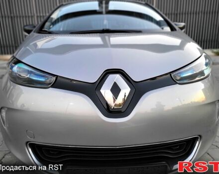 Серый Рено Зое, объемом двигателя 65 л и пробегом 137 тыс. км за 6000 $, фото 7 на Automoto.ua