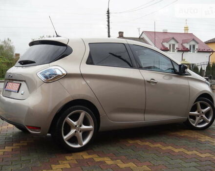 Серый Рено Зое, объемом двигателя 0 л и пробегом 102 тыс. км за 7500 $, фото 7 на Automoto.ua