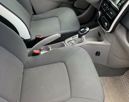 Серый Рено Зое, объемом двигателя 0 л и пробегом 87 тыс. км за 6750 $, фото 27 на Automoto.ua