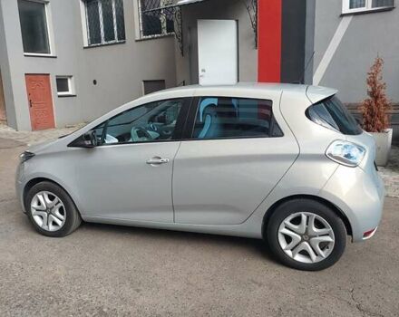Серый Рено Зое, объемом двигателя 0 л и пробегом 57 тыс. км за 7900 $, фото 3 на Automoto.ua