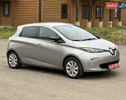 Серый Рено Зое, объемом двигателя 0 л и пробегом 111 тыс. км за 6999 $, фото 5 на Automoto.ua