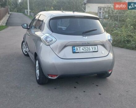 Серый Рено Зое, объемом двигателя 0 л и пробегом 39 тыс. км за 7000 $, фото 21 на Automoto.ua