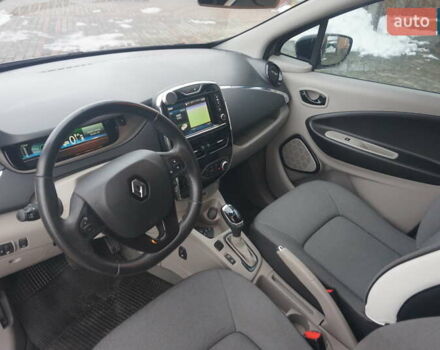 Серый Рено Зое, объемом двигателя 0 л и пробегом 98 тыс. км за 7200 $, фото 26 на Automoto.ua