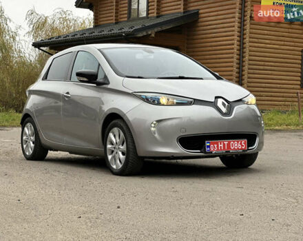 Серый Рено Зое, объемом двигателя 0 л и пробегом 111 тыс. км за 6999 $, фото 4 на Automoto.ua