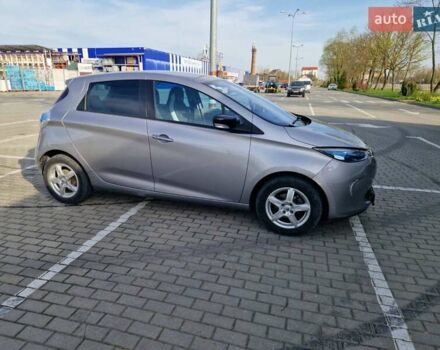 Серый Рено Зое, объемом двигателя 0 л и пробегом 39 тыс. км за 7199 $, фото 33 на Automoto.ua