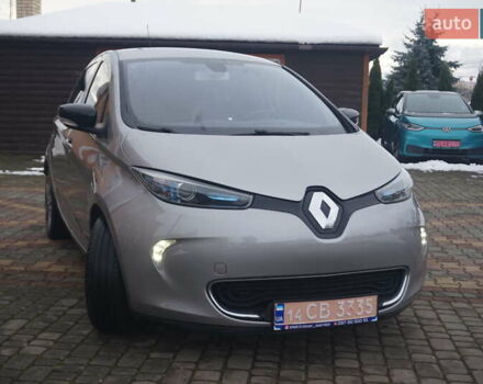 Серый Рено Зое, объемом двигателя 0 л и пробегом 98 тыс. км за 7200 $, фото 3 на Automoto.ua