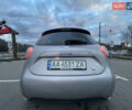 Серый Рено Зое, объемом двигателя 0 л и пробегом 104 тыс. км за 9700 $, фото 7 на Automoto.ua