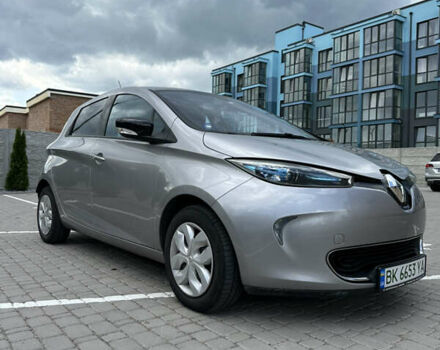 Серый Рено Зое, объемом двигателя 0 л и пробегом 125 тыс. км за 6750 $, фото 4 на Automoto.ua