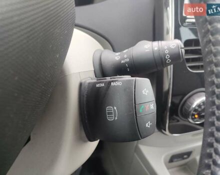 Серый Рено Зое, объемом двигателя 0 л и пробегом 153 тыс. км за 6500 $, фото 26 на Automoto.ua