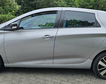 Рено Зое 2015 у Києві на Automoto.ua Сірий Рено Зое, об'ємом двигуна 0 л та пробігом 42 тис. км за 6200 $, фото 4 на Automoto.ua