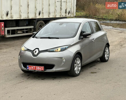 Серый Рено Зое, объемом двигателя 0 л и пробегом 111 тыс. км за 6999 $, фото 17 на Automoto.ua
