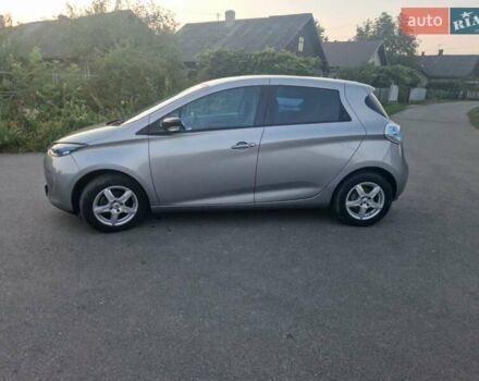 Серый Рено Зое, объемом двигателя 0 л и пробегом 39 тыс. км за 7000 $, фото 30 на Automoto.ua