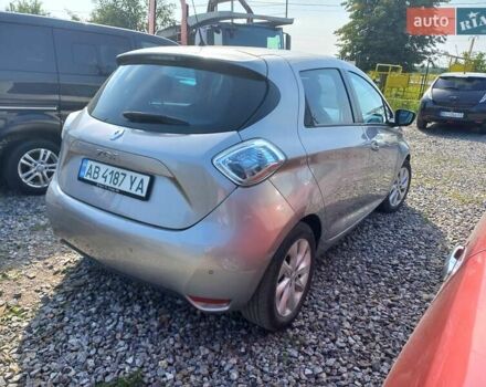 Серый Рено Зое, объемом двигателя 0 л и пробегом 76 тыс. км за 6500 $, фото 10 на Automoto.ua