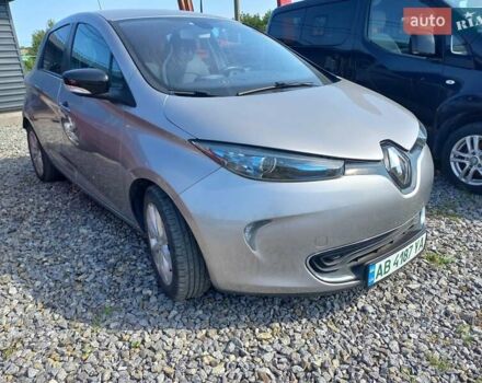 Серый Рено Зое, объемом двигателя 0 л и пробегом 76 тыс. км за 6500 $, фото 9 на Automoto.ua