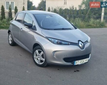 Серый Рено Зое, объемом двигателя 0 л и пробегом 39 тыс. км за 7000 $, фото 25 на Automoto.ua