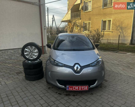 Серый Рено Зое, объемом двигателя 0 л и пробегом 169 тыс. км за 6900 $, фото 1 на Automoto.ua