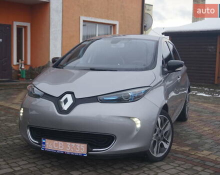 Серый Рено Зое, объемом двигателя 0 л и пробегом 98 тыс. км за 7200 $, фото 2 на Automoto.ua