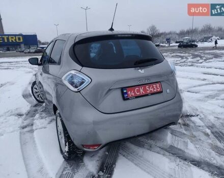 Серый Рено Зое, объемом двигателя 0 л и пробегом 153 тыс. км за 6500 $, фото 5 на Automoto.ua