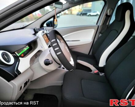 Серый Рено Зое, объемом двигателя 65 л и пробегом 137 тыс. км за 6000 $, фото 6 на Automoto.ua