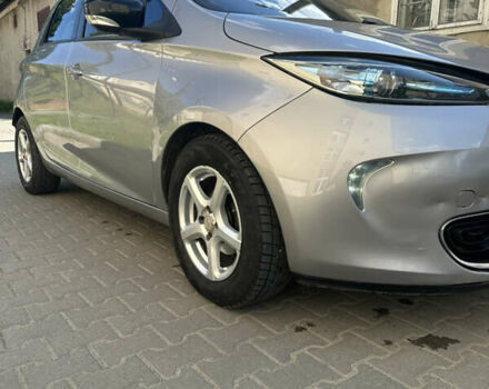 Серый Рено Зое, объемом двигателя 0 л и пробегом 85 тыс. км за 6250 $, фото 6 на Automoto.ua