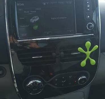 Серый Рено Зое, объемом двигателя 0 л и пробегом 147 тыс. км за 6550 $, фото 1 на Automoto.ua