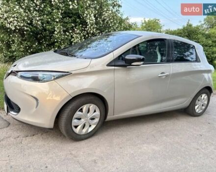 Серый Рено Зое, объемом двигателя 0 л и пробегом 112 тыс. км за 7400 $, фото 5 на Automoto.ua