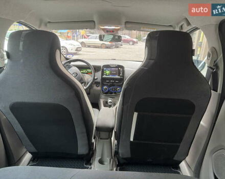 Сірий Рено Зое, об'ємом двигуна 0 л та пробігом 85 тис. км за 7550 $, фото 13 на Automoto.ua