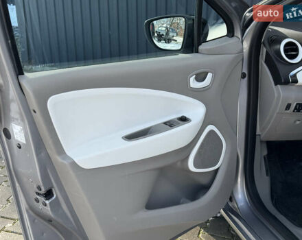 Сірий Рено Зое, об'ємом двигуна 0 л та пробігом 104 тис. км за 6199 $, фото 46 на Automoto.ua